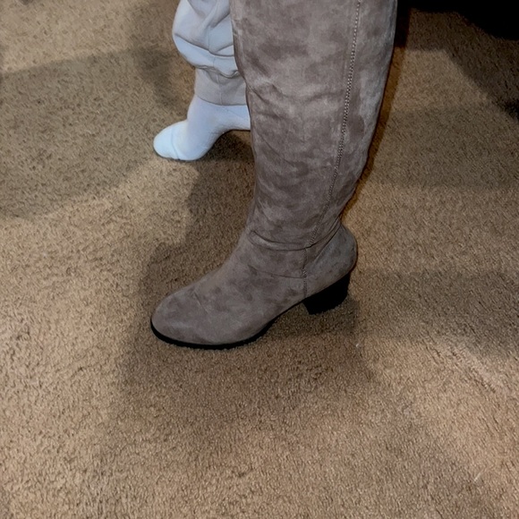 Shoes - Tan Suede Boots
